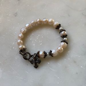 🤍4/$20 silver embellished pearl bracelet